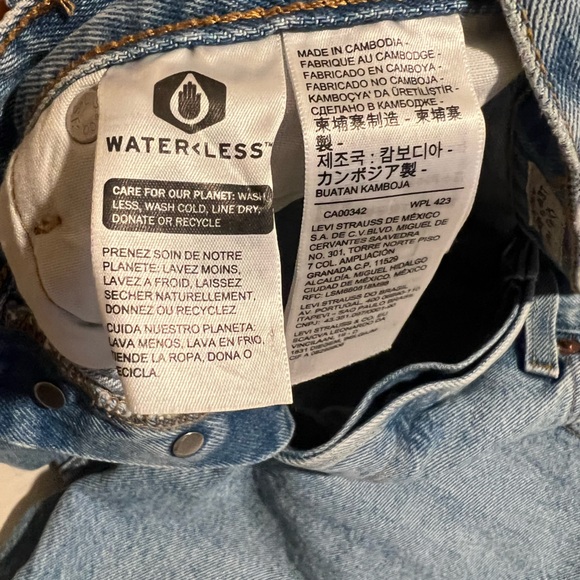 Levi’s shorts size 28 - Picture 3 of 6